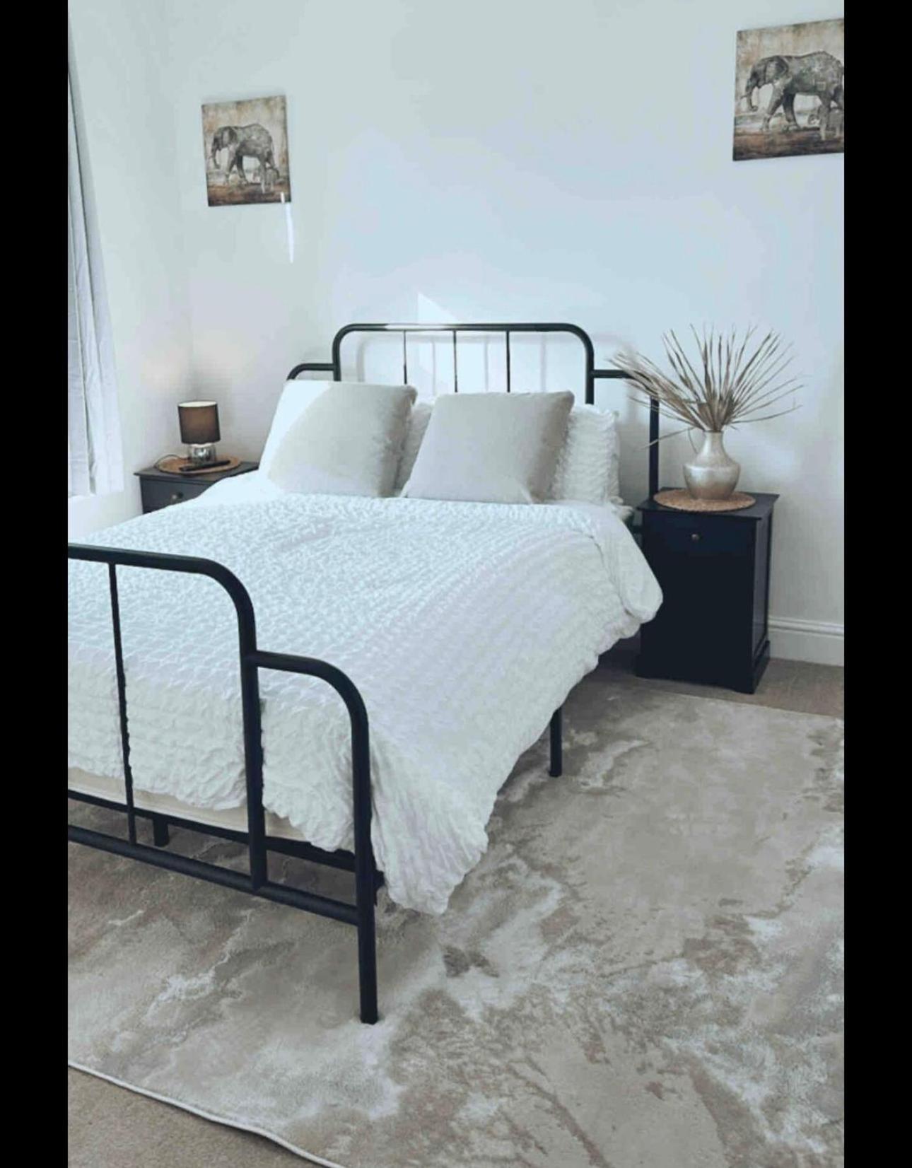 Southsea Homestays - Three Bedroom Home, Sleeps 8 - With Garden & Hot Tub Portsmouth Luaran gambar